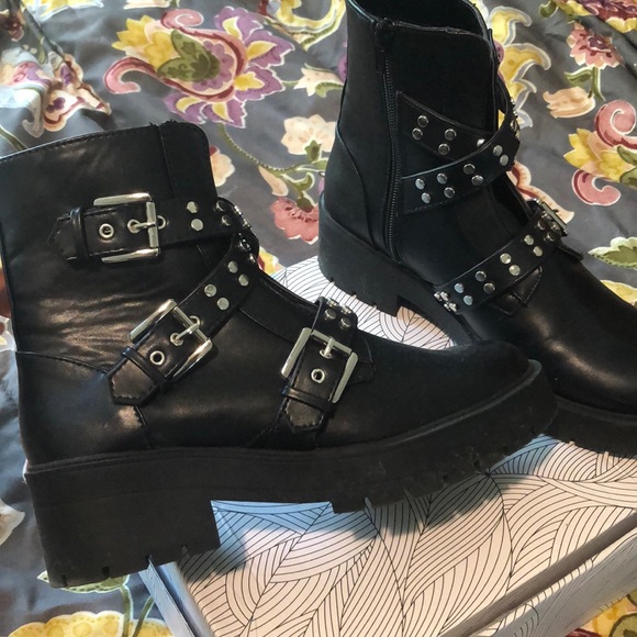 Shoes - Picture 3 of 3